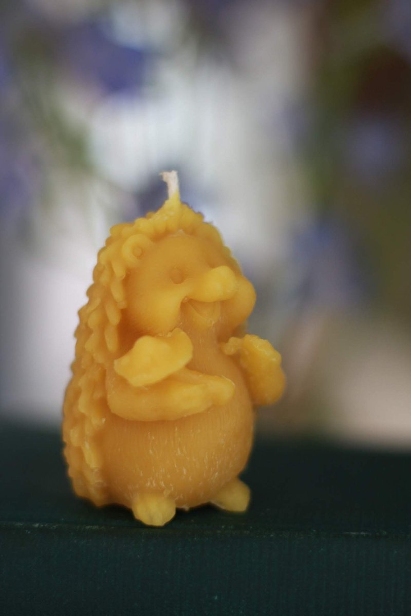 Hedgehog Beeswax Candle - The Buzzy Bee Co.