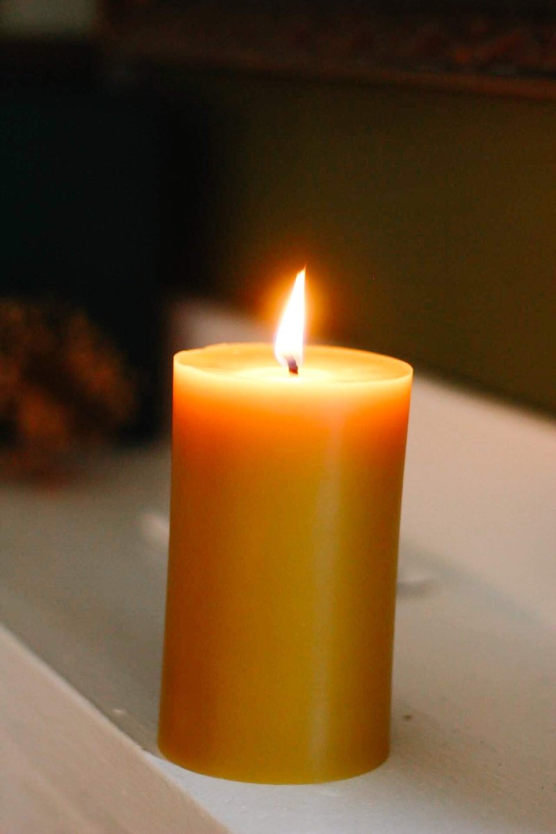 Large Pillar Beeswax Candle - The Buzzy Bee Co.